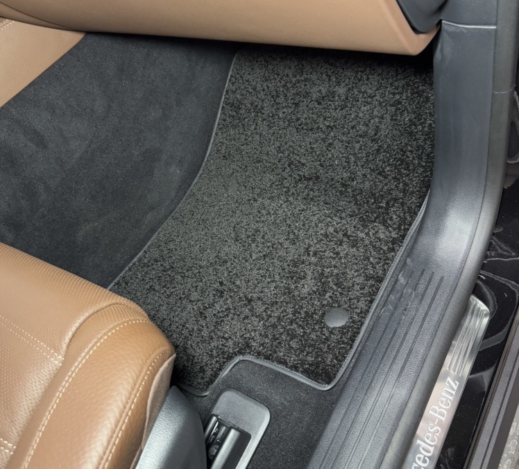 Пошив премиальных ворсовых ковров для Mercedes GLS