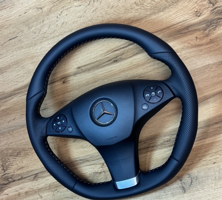 Mercedes E-class — перетяжка руля автомобиля