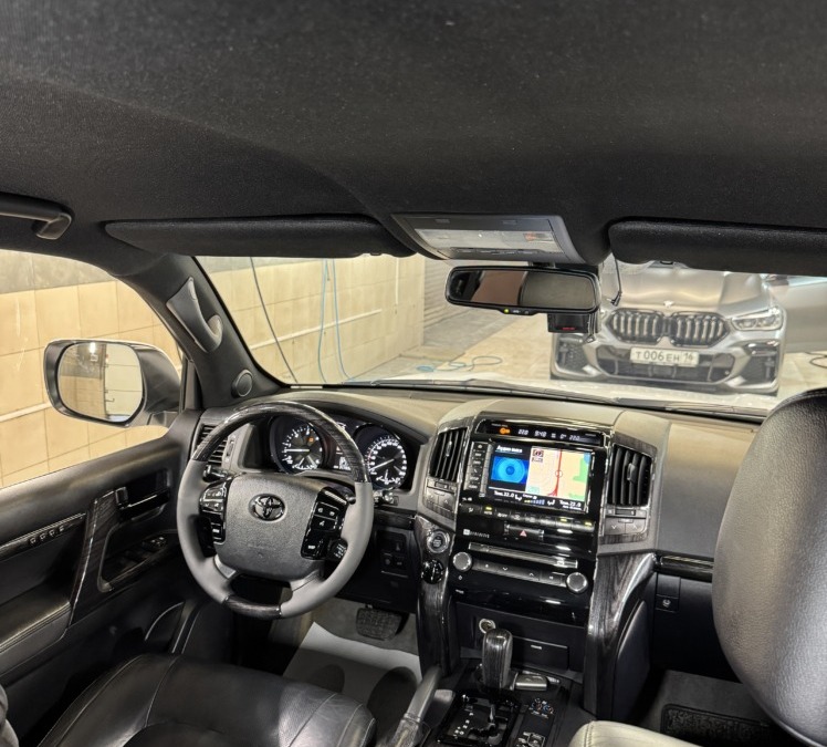 Toyota Land Cruiser 200 — аквапринт, перетяжка потолка с покраской потолочного пластика, покраска элементов салона