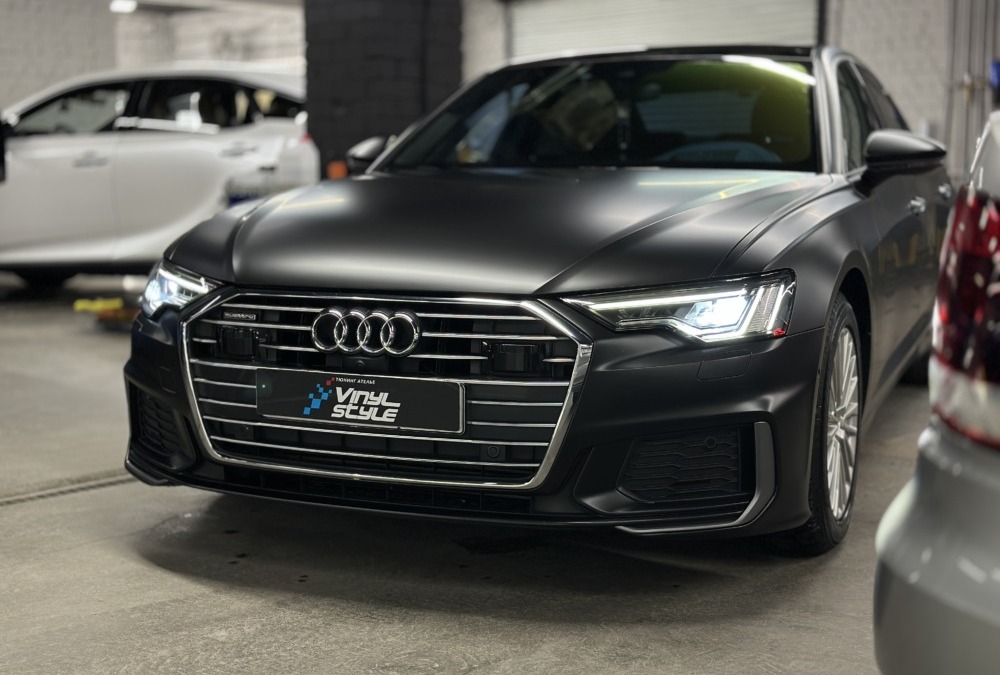 Оклейка автомобиля Audi A6 матовой полиуретановой пленкой