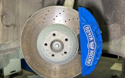 Mercedes S-Class в 223 кузове — покраска тормозных суппортов