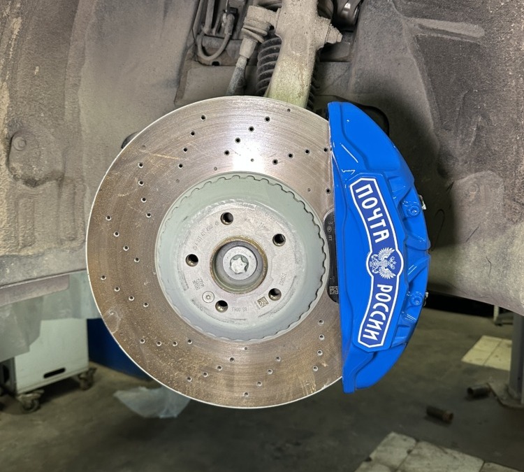 Mercedes S-Class в 223 кузове — покраска тормозных суппортов