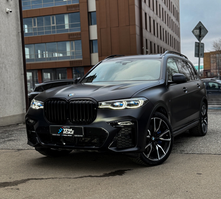BMW X7 — антихром и бронирование матовой полиуретановой плёнкой