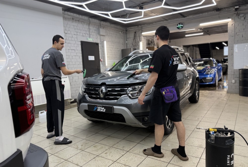 Забронировали наиболее уязвимые элементы кузова Renault Duster полиуретановой плёнкой