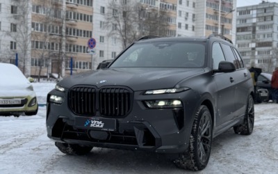 BMW X7 — бронирование кузова матовой полиуретановой пленкой автомобиля
