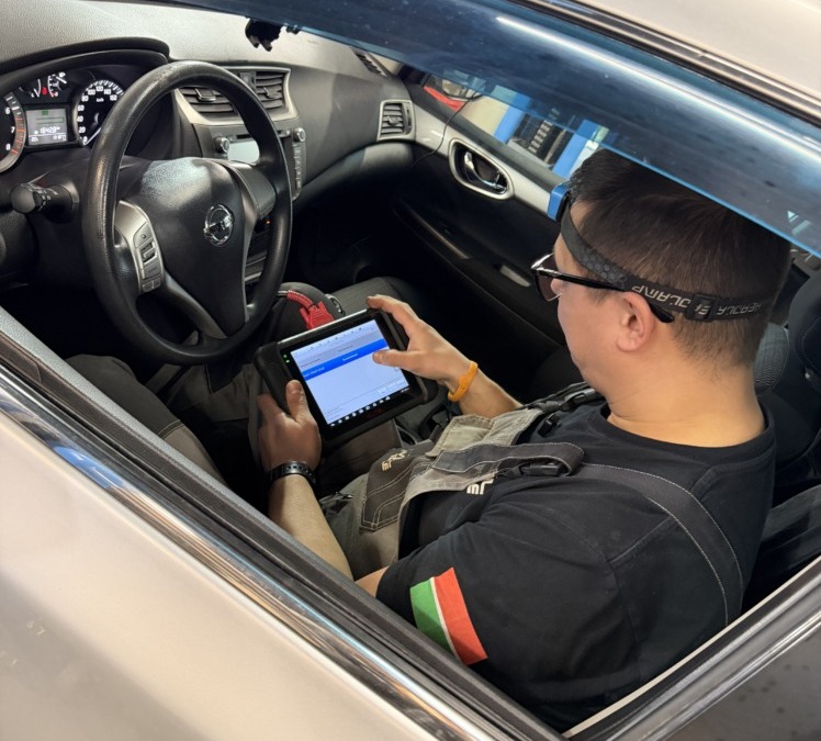 Ремонт автомобиля Nissan Sentra — посторонний шум в работе двигателя, проблема с работой стеклоочистителей