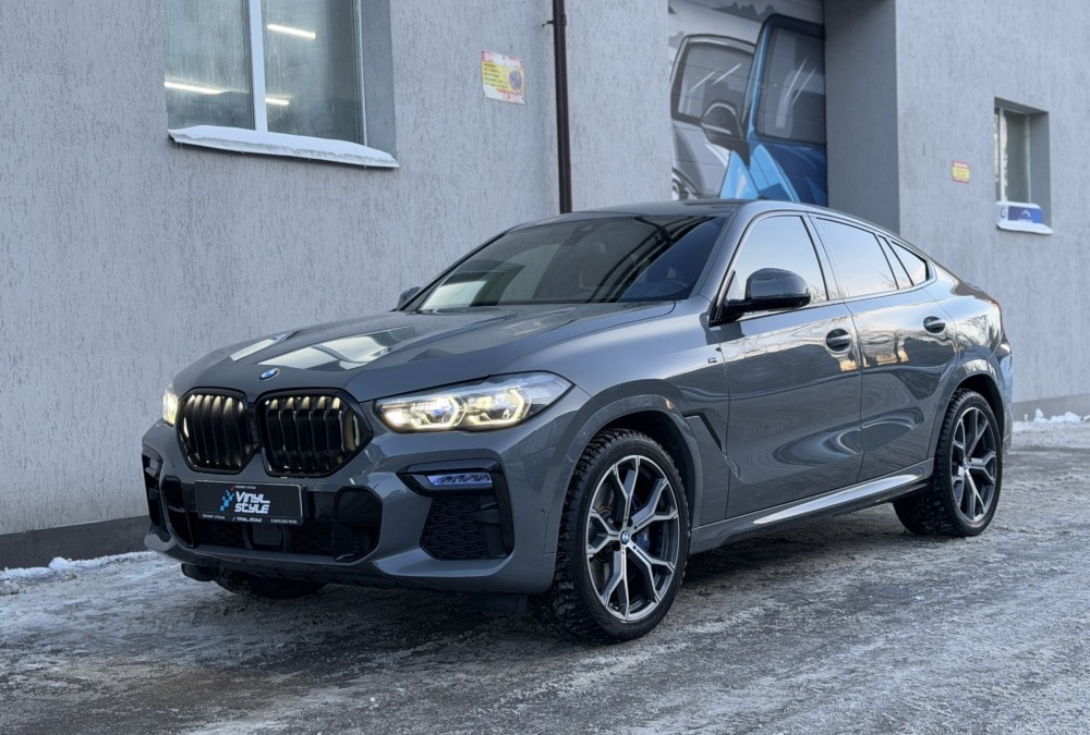 BMW X6 — бронирование кузова цветной полиуретановой плёнкой
