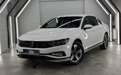 Volkswagen Passat B8 — химчистка салона, полировка кузова и керамика, перетяжка потолка, ремонт водительского сиденья, покраска дисков