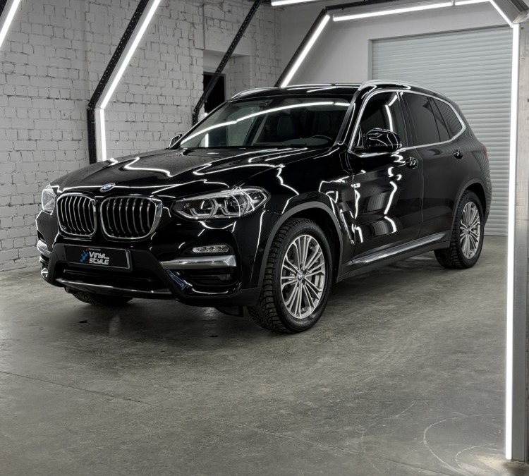 BMW X3 — полировка и нанесение керамики, перетяжка руля кожей