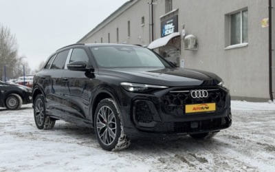 В продаже Audi Q5 40 TFSI Quattro, 2025 г. в черном цвете на чёрном салоне — 6 990 000 рублей