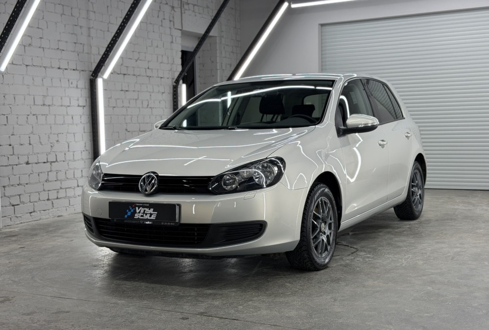 Volkswagen Golf — полировка кузова и нанесение керамики, химчистка салона, покраска бампера