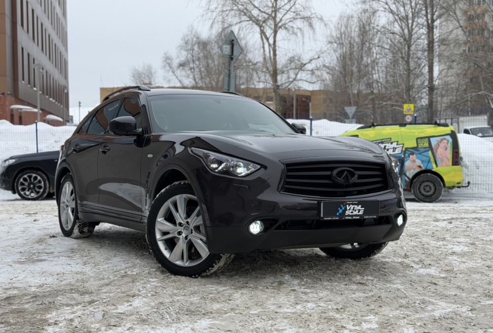 Infiniti FX37 — антихром, пошив 3Д ковров с бортами и ворсовых, замена ремней, обслуживание авто