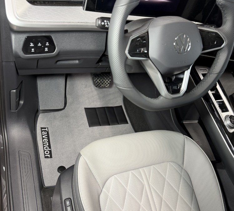 Пошив индивидуальных ковров в салон автомобиля Volkswagen Tavendor