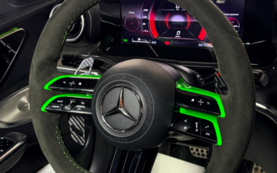 Mercedes C-Class — перетяжка руля с покраской пластика, замена ремней безопасности, покраска суппортов