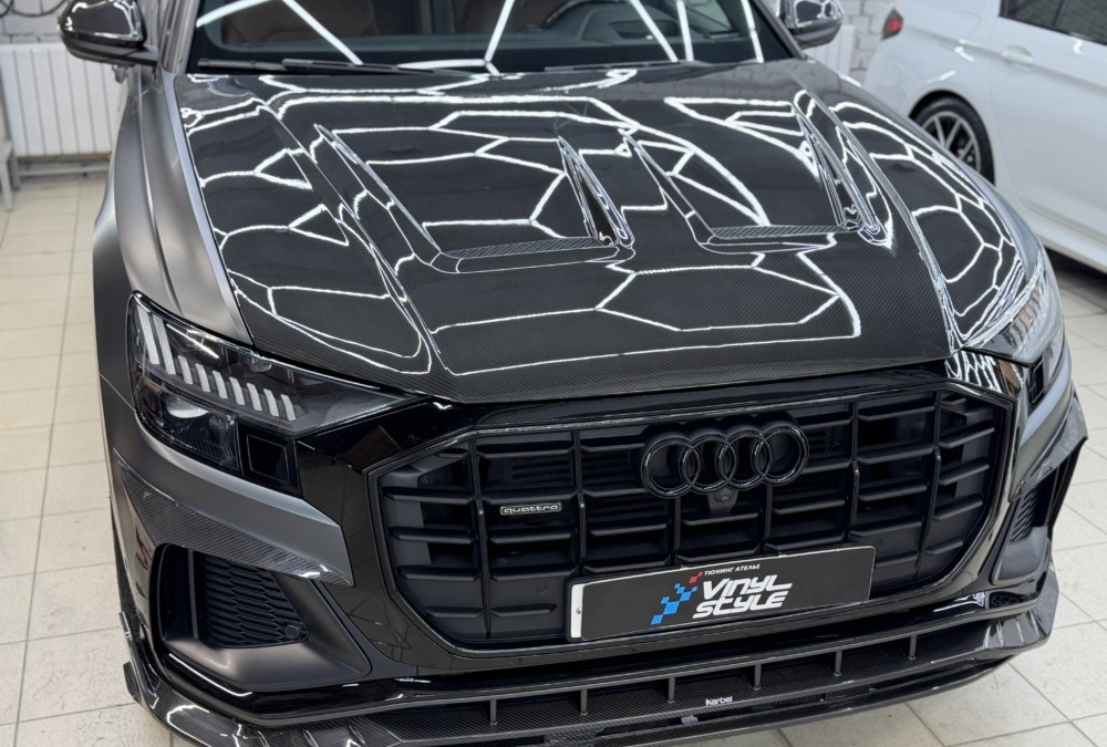 Audi Q8 — установка капота из карбона с дальнейшим бронированием полиуретановой пленкой