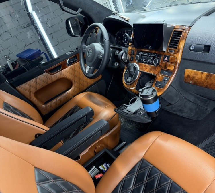 Volkswagen Multivan — пошив ковров в салон авто из премиального ворса 8 мм