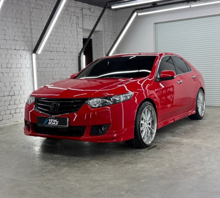 Honda Accord — полировка кузова и керамика, химчистка, перетяжка потолка и руля