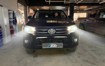 Toyota Hilux 2022 года — установка bi-led модулей от компании IPH Car