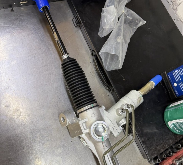 Ремонт автомобиля Ford Focus 3 — замена рулевой рейки