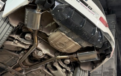 BMW 5 F10 — изготовили downpipe и сделали управляемый выхлоп на заслонка