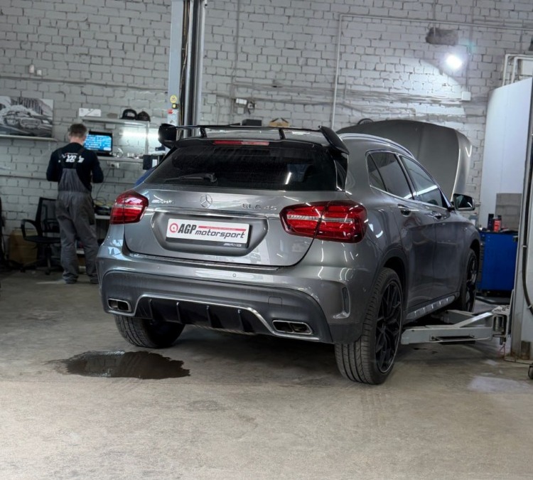 Mercedes GLA 45 AMG — сделали чип тюнинг Stage 2 и установили downpipe