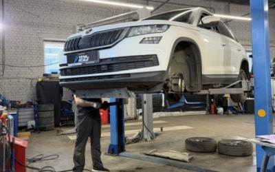 Skoda Kodiaq — замена передних рычагов в сборе с шаровыми опорами