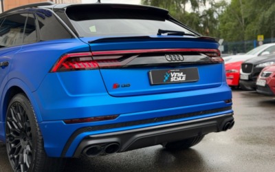 Audi SQ8 — оклейка автомобиля синей полиуретановой пленкой