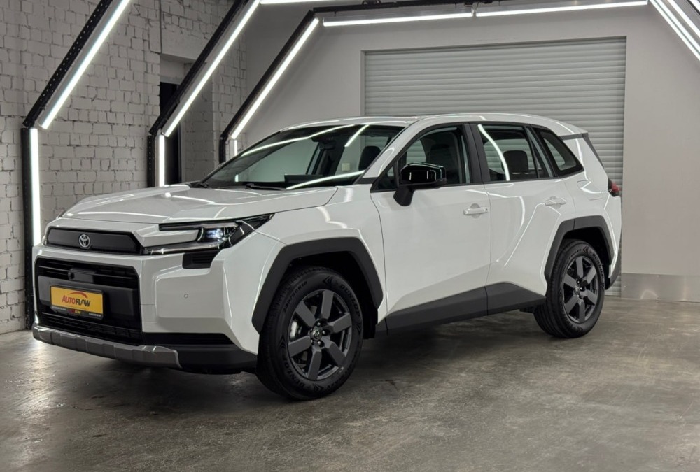 В продаже в наличии новая Toyota RAV4 2.0 CVT, 2026 года за 3 850 000 рублей