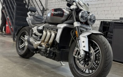 Перетяжка сиденья мотоцикла  Triumph