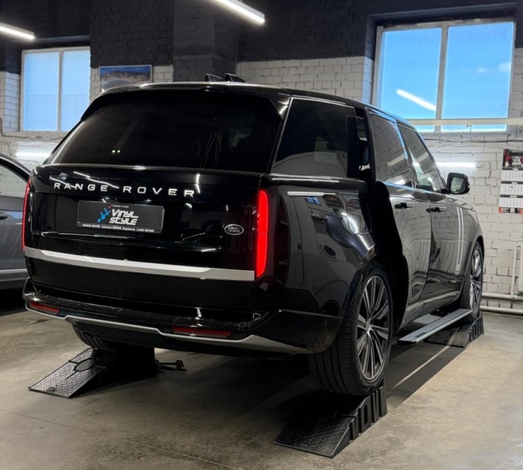 Установка электропорогов на Range Rover Autobiography 2023