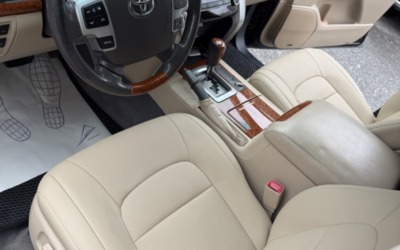 Toyota Land Cruiser 200 — перетяжка передних сидений под оригинал