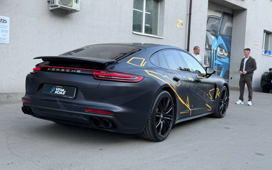 Porsche Panamera — оклейка автомобиля и целый комплекс работ
