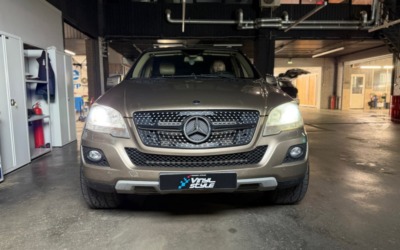Установка biled модулей на автомобиль Mercedes ML (W164) 2008 года