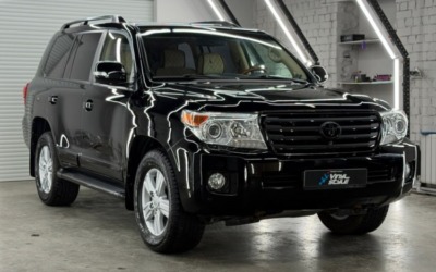 Toyota Land Cruiser 200 — ремонт вмятин, полировка кузова и керамика