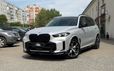 BMW X5 — бронирование кузова пленкой с эффектом матового хрома