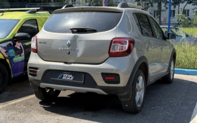 Ремонт вмятины без покраски на крышке багажника Renault Sandero