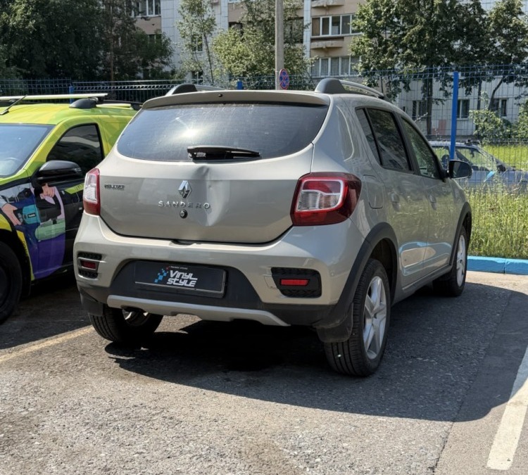 Ремонт вмятины без покраски на крышке багажника Renault Sandero