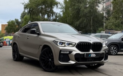 BMW X6 — оклейка матовой полиуретановой пленкой бежевого оттенка