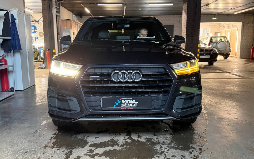 Ремонт фар автомобиля Audi Q7 2019 года