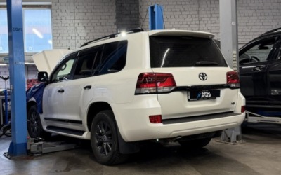 BMW X5 — перебронировали капот автомобиля