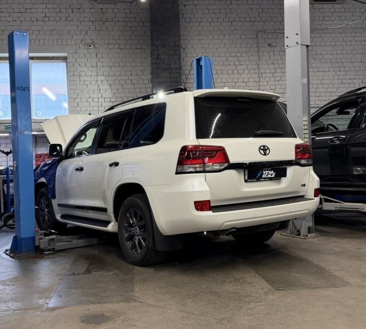 BMW X5 — перебронировали капот автомобиля