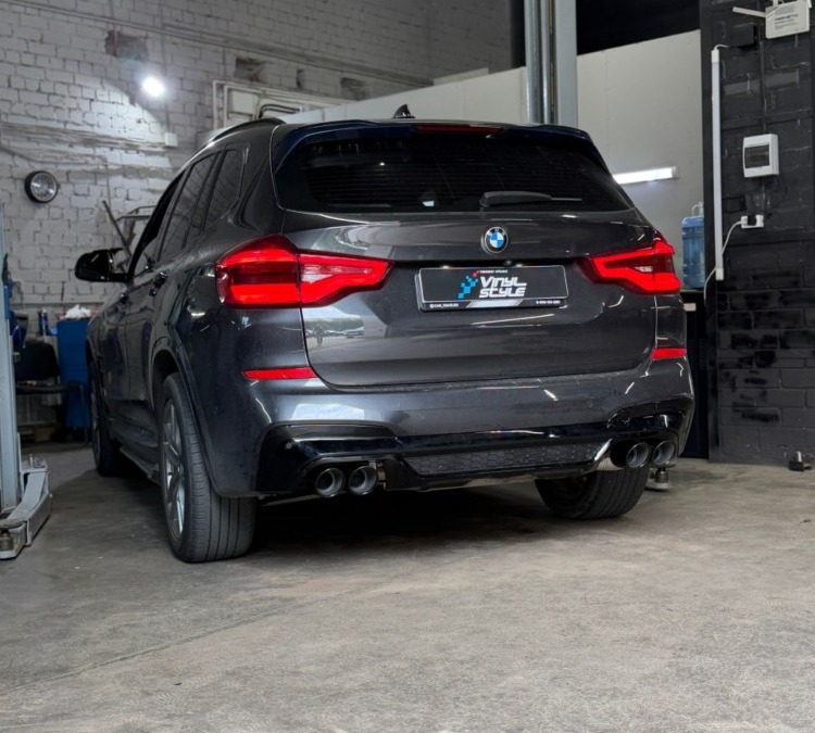 BMW X3 — установка диффузора заднего бампера и насадок