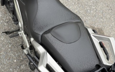 Изменение анатомии и перетяжка сиденья для мотоцикла Honda