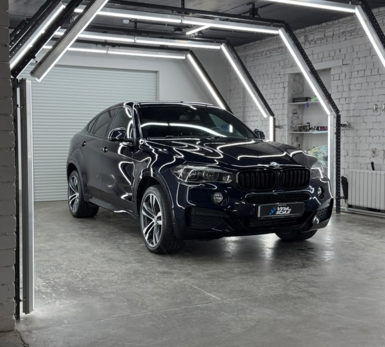 BMW X6 — удаление водного камня, полировка кузова и керамика