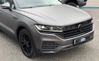 Volkswagen Touareg — оклейка авто и целый ряд услуг