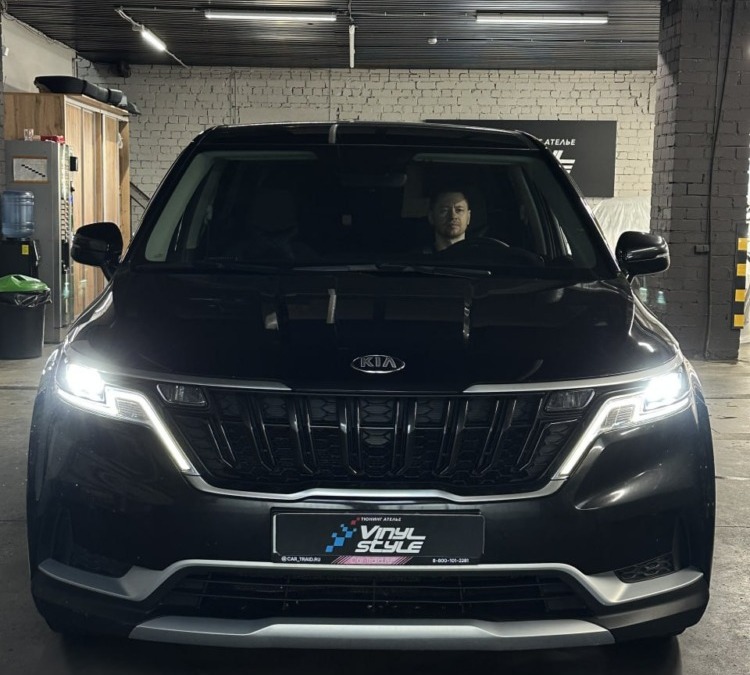 Kia Carnival 2022 года — установка led модулей в фары автомобиля