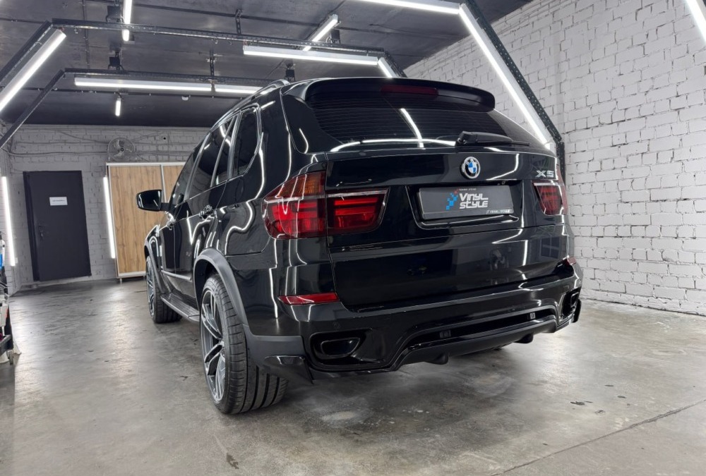 BMW X5 E70 — полировка кузова и нанесение керамики, химчистка салона