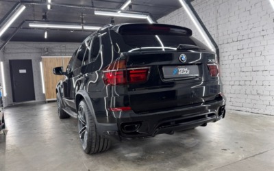 BMW X5 E70 — полировка кузова и нанесение керамики, химчистка салона