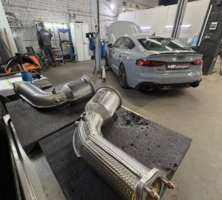 Установка даунпайпа Deikin Exhaust на Audi RS 5 с Stage 2