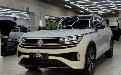 Привезли новый Volkswagen Tavendor R-Line 2025, 2.0 на 220 л.с. за 4 900 000 рублей